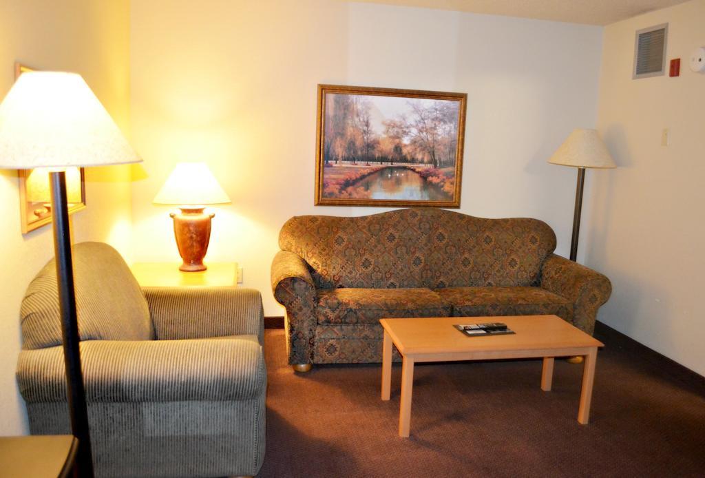 Fossil Creek Hotel & Suites Russell Zimmer foto