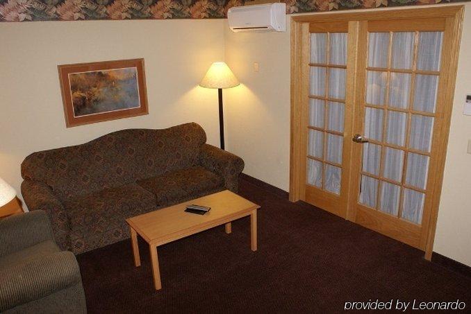 Fossil Creek Hotel & Suites Russell Zimmer foto